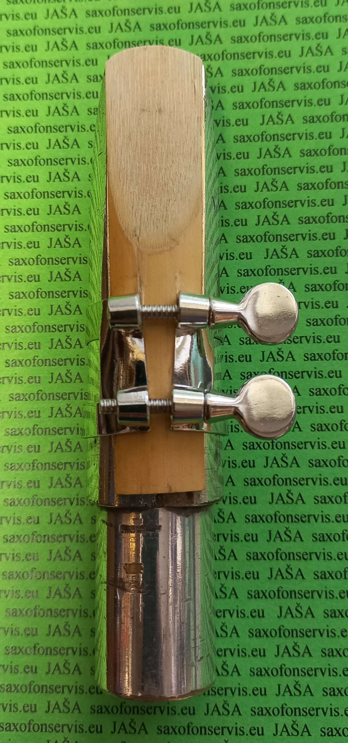 Metal hubice na tenor saxofon.