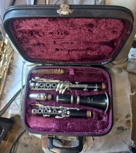 Bb klarinet AMATI Kraslice Special, výr.č.10615, plnoklapkový.