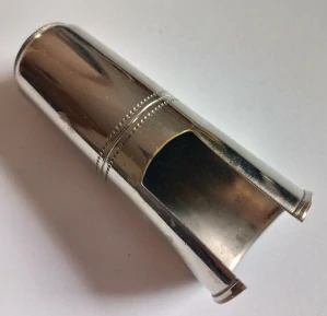  Vintage metal klobouček na tenor No.8792
