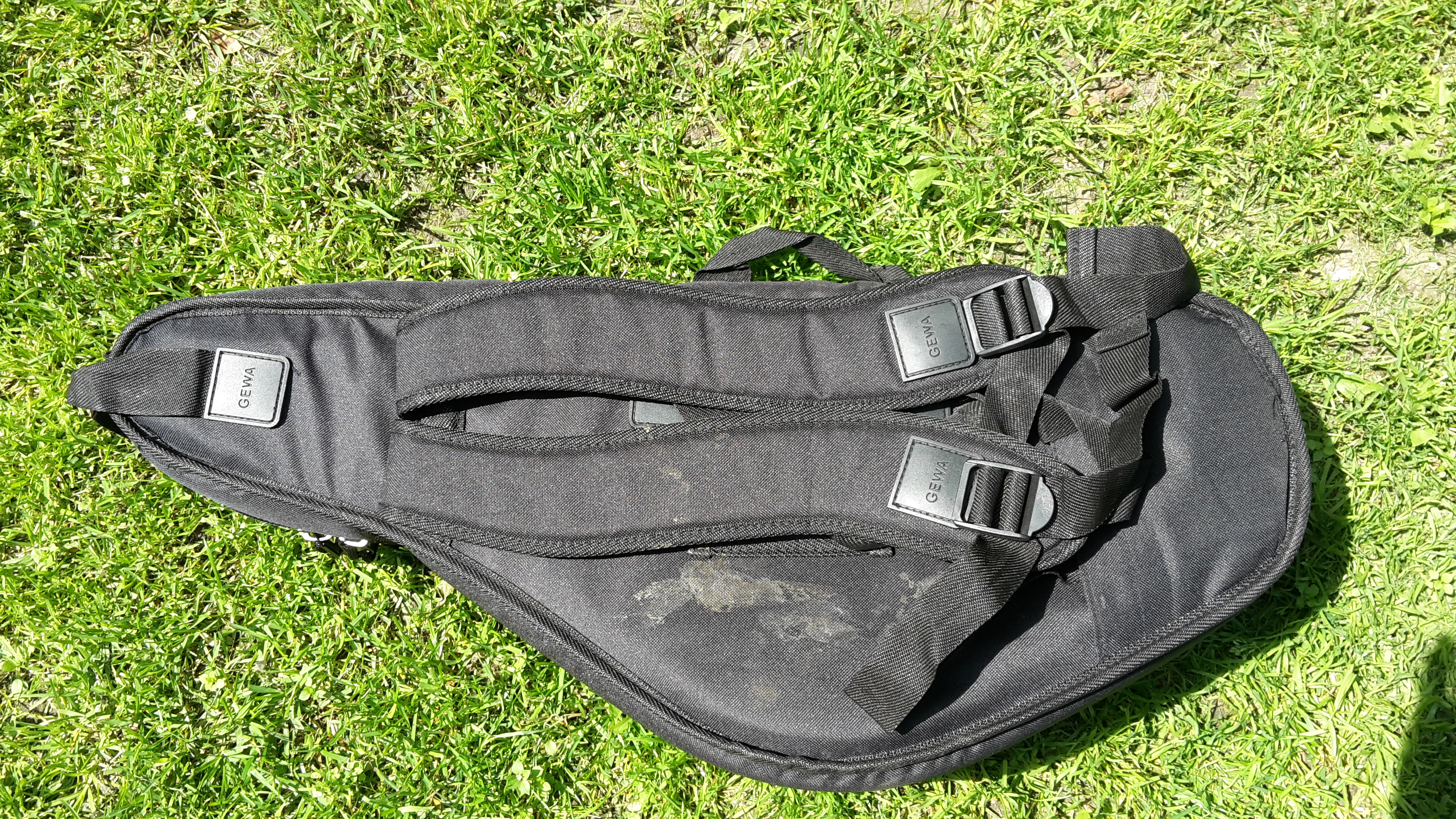 GEWA - Soft case, tvarovaný.